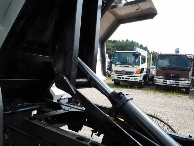 UD コンドル KK-BKS71EAD(4WD)の写真30