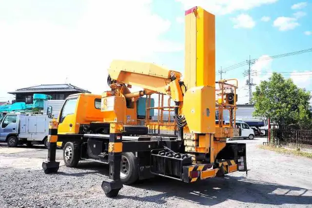 いすゞ エルフ PA-NPR81N(2WD)の写真3