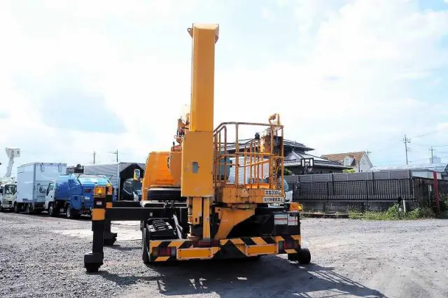 いすゞ エルフ PA-NPR81N(2WD)の写真4