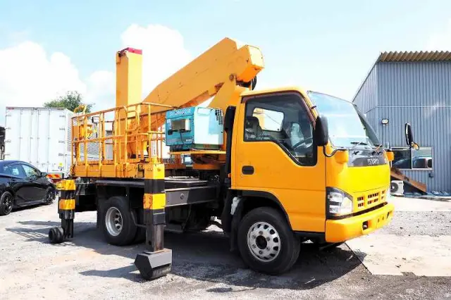 いすゞ エルフ PA-NPR81N(2WD)の写真7