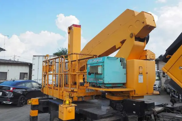 いすゞ エルフ PA-NPR81N(2WD)の写真40