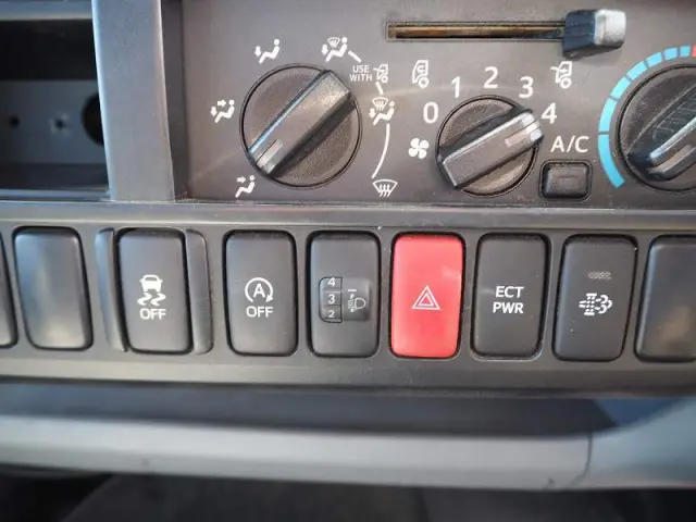 日野 デュトロ TKG-XZU605M(2WD)の写真48