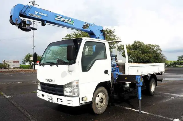 いすゞ エルフ SKG-NKR85AR(2WD)の写真1