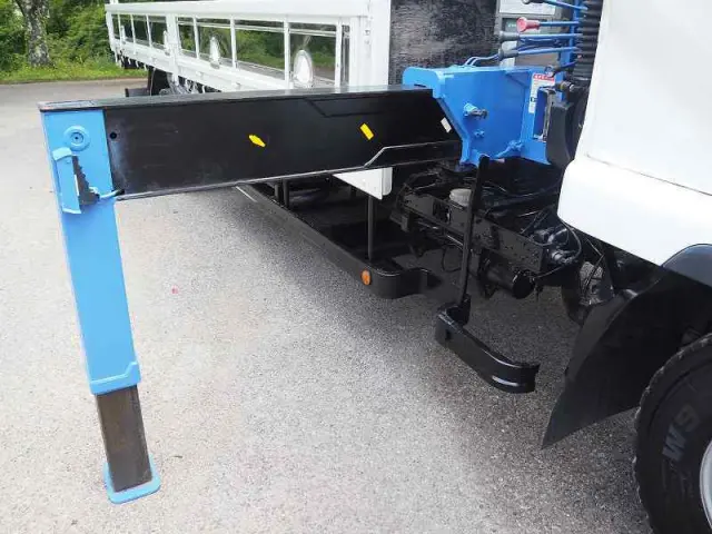 UD コンドル BDG-MK36C(2WD)の写真9