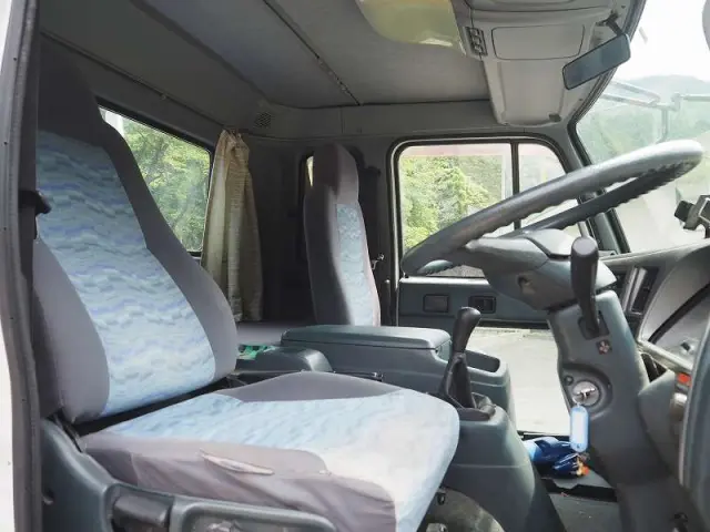 UD コンドル BDG-MK36C(2WD)の写真44