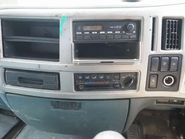 UD コンドル BDG-MK36C(2WD)の写真45