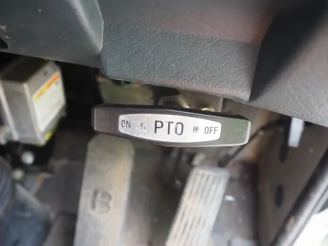 UD コンドル BDG-MK36C(2WD)の写真46