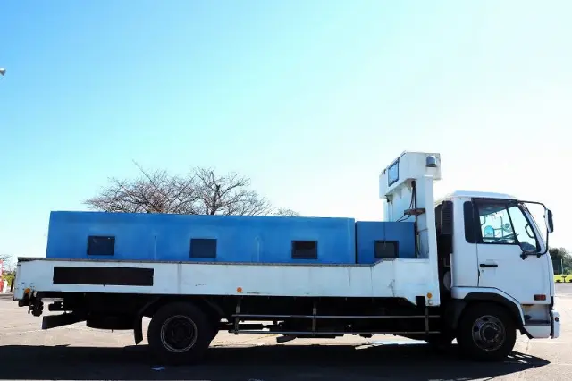 UD コンドル BDG-MK36C(2WD)の写真6