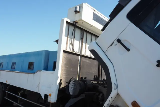 UD コンドル BDG-MK36C(2WD)の写真40