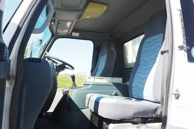 UD コンドル BDG-MK36C(2WD)の写真44