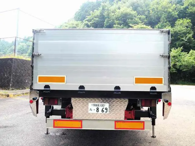 いすゞ エルフ PA-NPR81R(2WD)の写真4