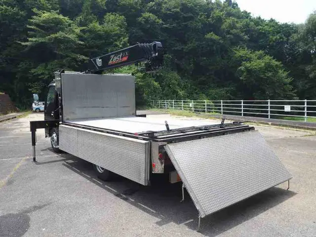 いすゞ エルフ PA-NPR81R(2WD)の写真25