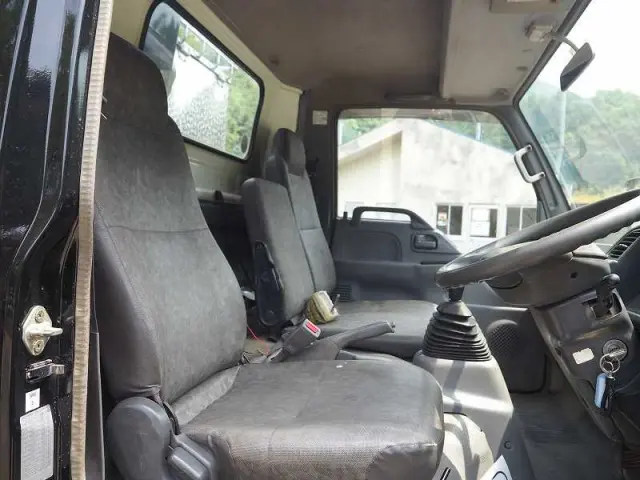 いすゞ エルフ PA-NPR81R(2WD)の写真47