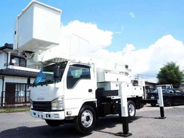 いすゞ エルフ PDG-NKR85YN(2WD)の写真1