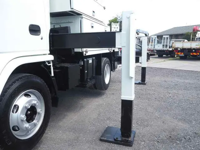 いすゞ エルフ PDG-NKR85YN(2WD)の写真9