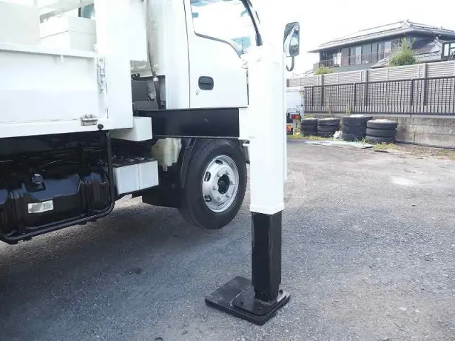 いすゞ エルフ PDG-NKR85YN(2WD)の写真12