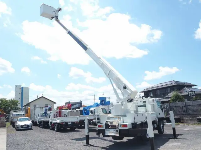 いすゞ エルフ PDG-NKR85YN(2WD)の写真27