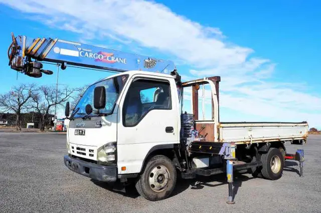 いすゞ エルフ PA-NPR81R(2WD)の写真1