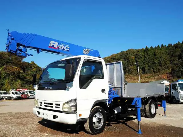 いすゞ エルフ PA-NPR81R(2WD)の写真1