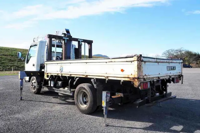 いすゞ エルフ PA-NPR81R(2WD)の写真3