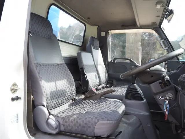 いすゞ エルフ PA-NPR81R(2WD)の写真3