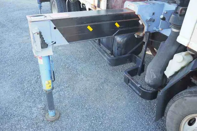 いすゞ エルフ PA-NPR81R(2WD)の写真9