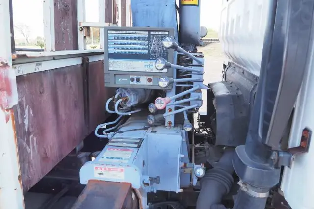 いすゞ エルフ PA-NPR81R(2WD)の写真10