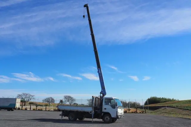 いすゞ エルフ PA-NPR81R(2WD)の写真14