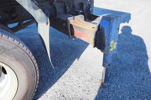 いすゞ エルフ PA-NPR81R(2WD)の写真17