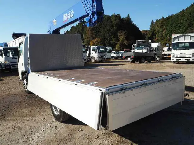 いすゞ エルフ PA-NPR81R(2WD)の写真26