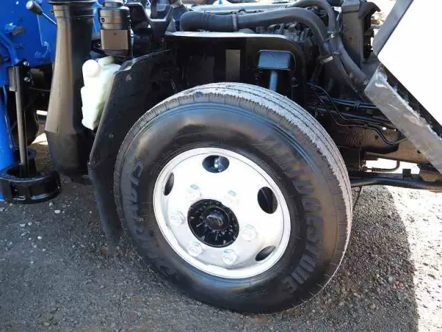 いすゞ エルフ PA-NPR81R(2WD)の写真31