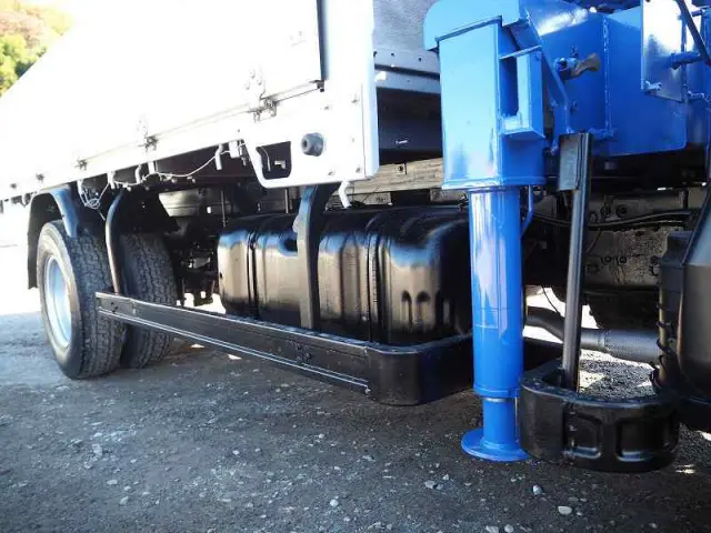 いすゞ エルフ PA-NPR81R(2WD)の写真32