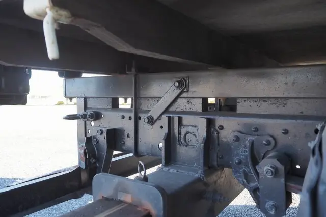 いすゞ エルフ PA-NPR81R(2WD)の写真34