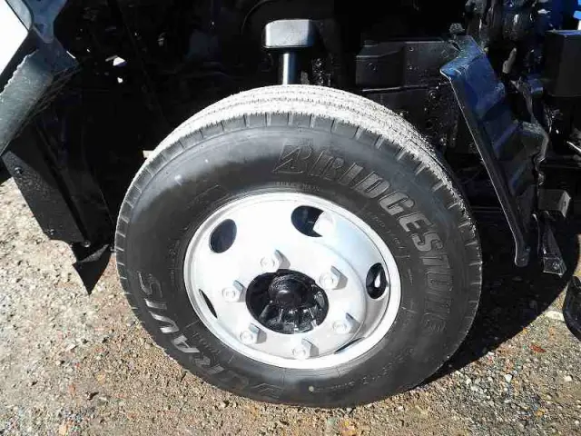 いすゞ エルフ PA-NPR81R(2WD)の写真41