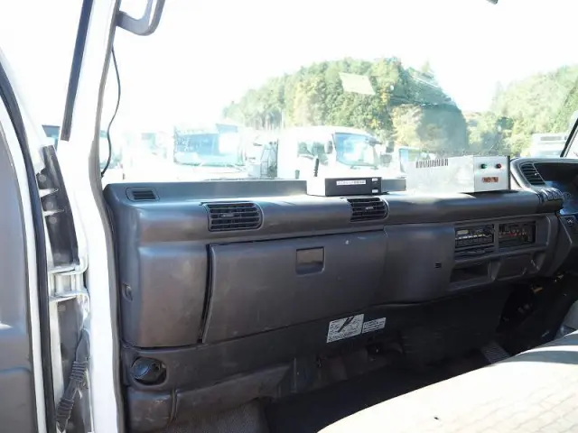 いすゞ エルフ PA-NPR81R(2WD)の写真44