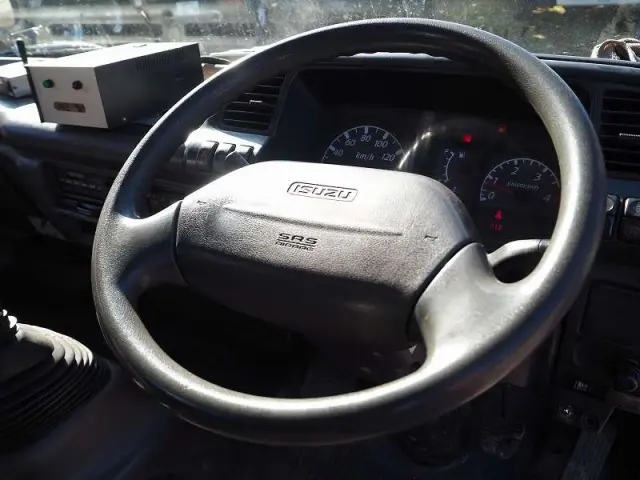 いすゞ エルフ PA-NPR81R(2WD)の写真47