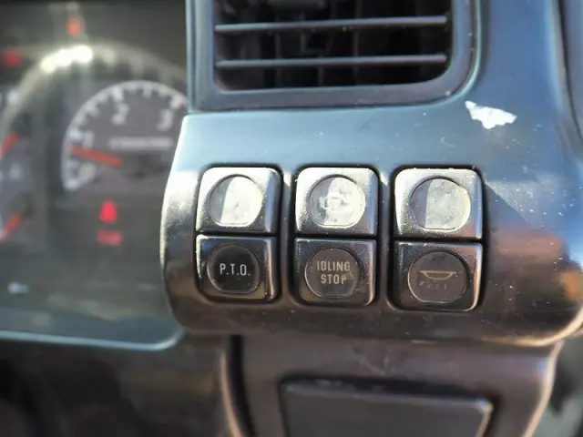 いすゞ エルフ PA-NPR81R(2WD)の写真48