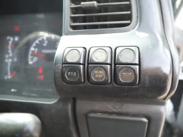 いすゞ エルフ PA-NPR81R(2WD)の写真48