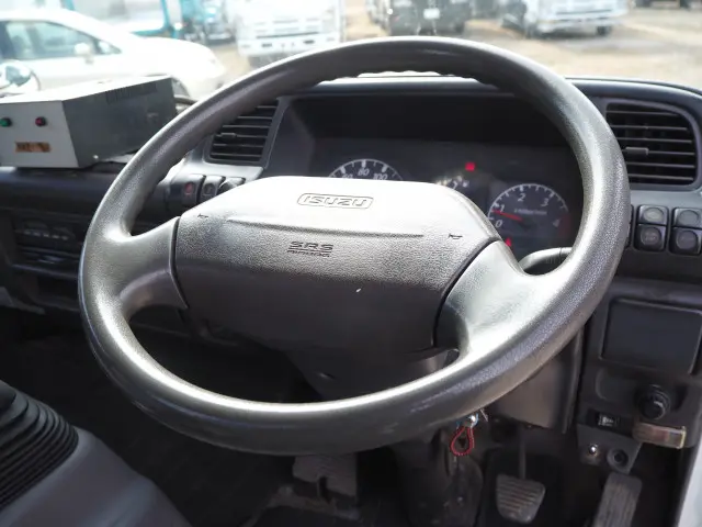 いすゞ エルフ PA-NPR81R(2WD)の写真49