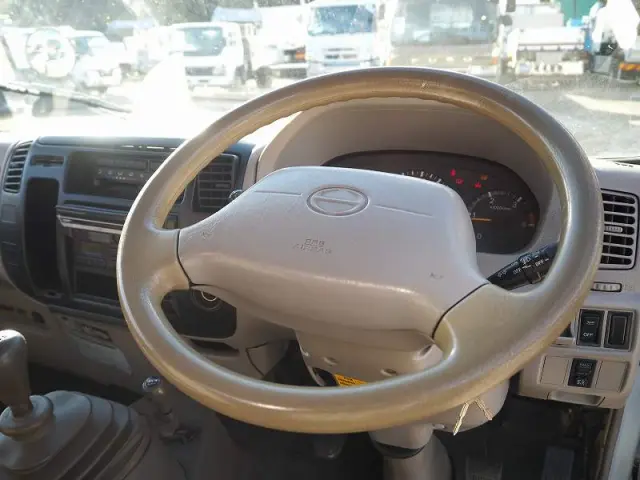 日野 デュトロ KK-XZU382M(4WD)の写真45