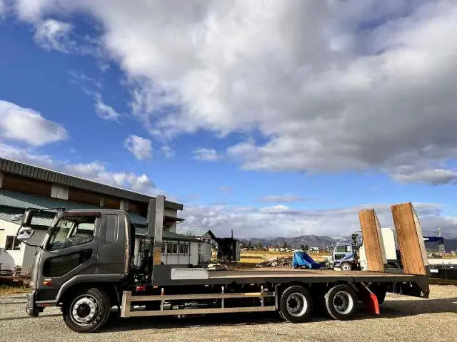 三菱 ファイター QDG-FQ62F(6x4)の写真2