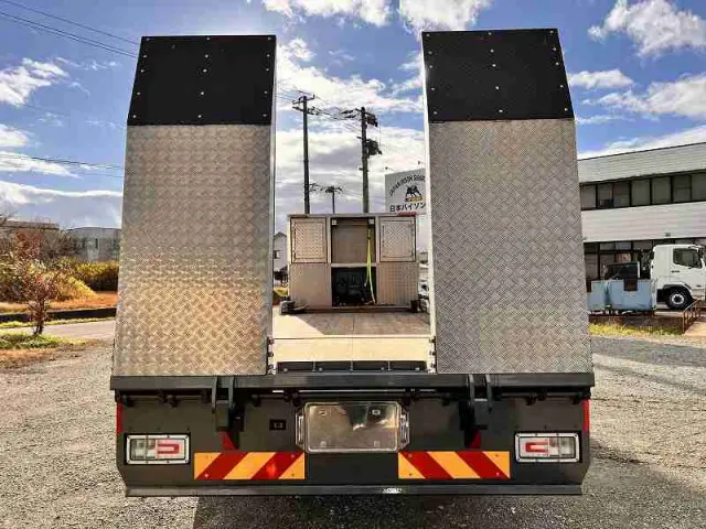 三菱 ファイター QDG-FQ62F(6x4)の写真4