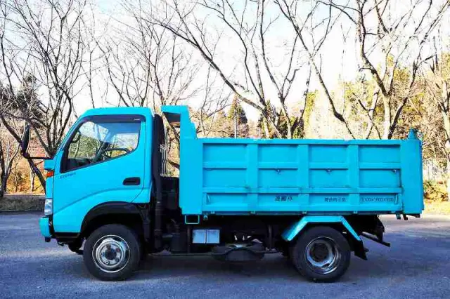 トヨタ ダイナ KK-XZU362A(4WD)の写真2