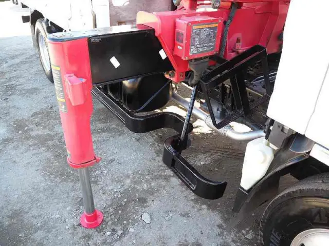 いすゞ エルフ TPG-NMS85AR(4WD)の写真9