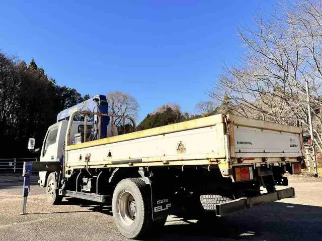 いすゞ エルフ TPG-NKR85AR(2WD)の写真3