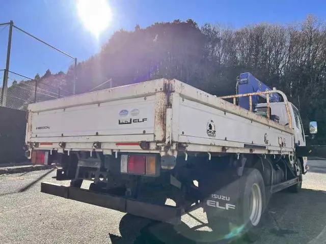 いすゞ エルフ TPG-NKR85AR(2WD)の写真5
