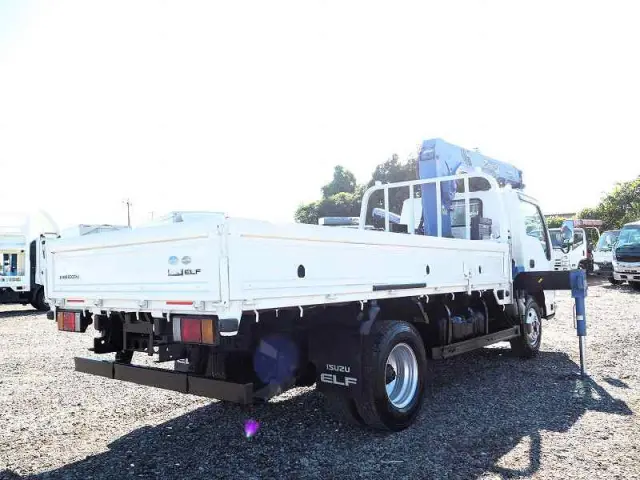 いすゞ エルフ TPG-NKR85AR(2WD)の写真5