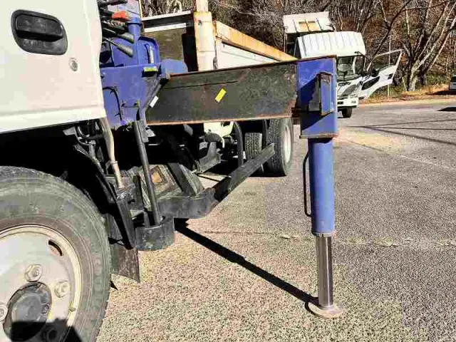 いすゞ エルフ TPG-NKR85AR(2WD)の写真9