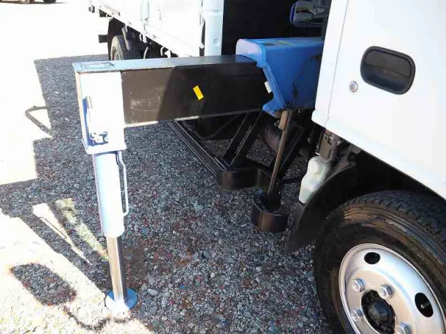 いすゞ エルフ TPG-NKR85AR(2WD)の写真9