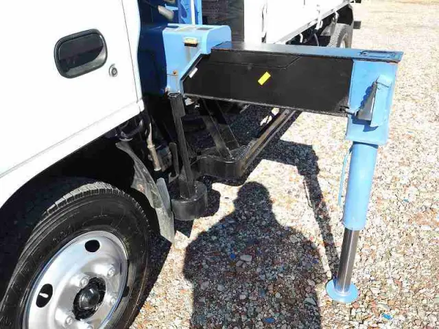 いすゞ エルフ TPG-NKR85AR(2WD)の写真13